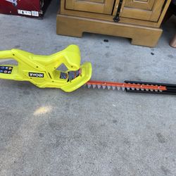 RYOBI ONE+ 18V 18 in. Cordless Battery Hedge Trimmer (Tool Only)