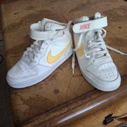 Nike Kids Shoe Size 4y
