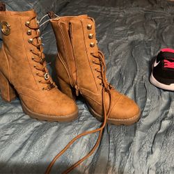 Boots Color Cogna  Size 7 1/2