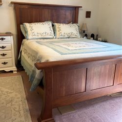 Amish Matison Solid Wood Queen Bed Frame