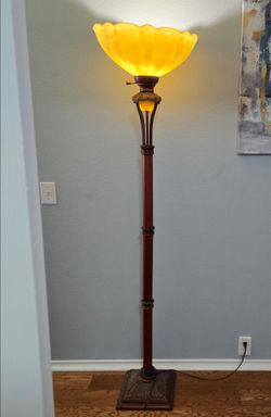 Vintage Amber Slag Glass Torchiere Floor Lamp – Ornate Wood-Style Base – Working