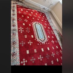 7x10 Feet Handmade Wool Rug