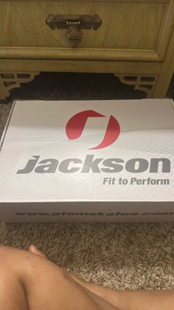 https://offerup.com/redirect/?o=YXRvbXNrYXRlcy5jb20=