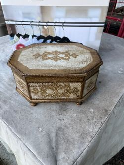Vintage Jewelry Box 