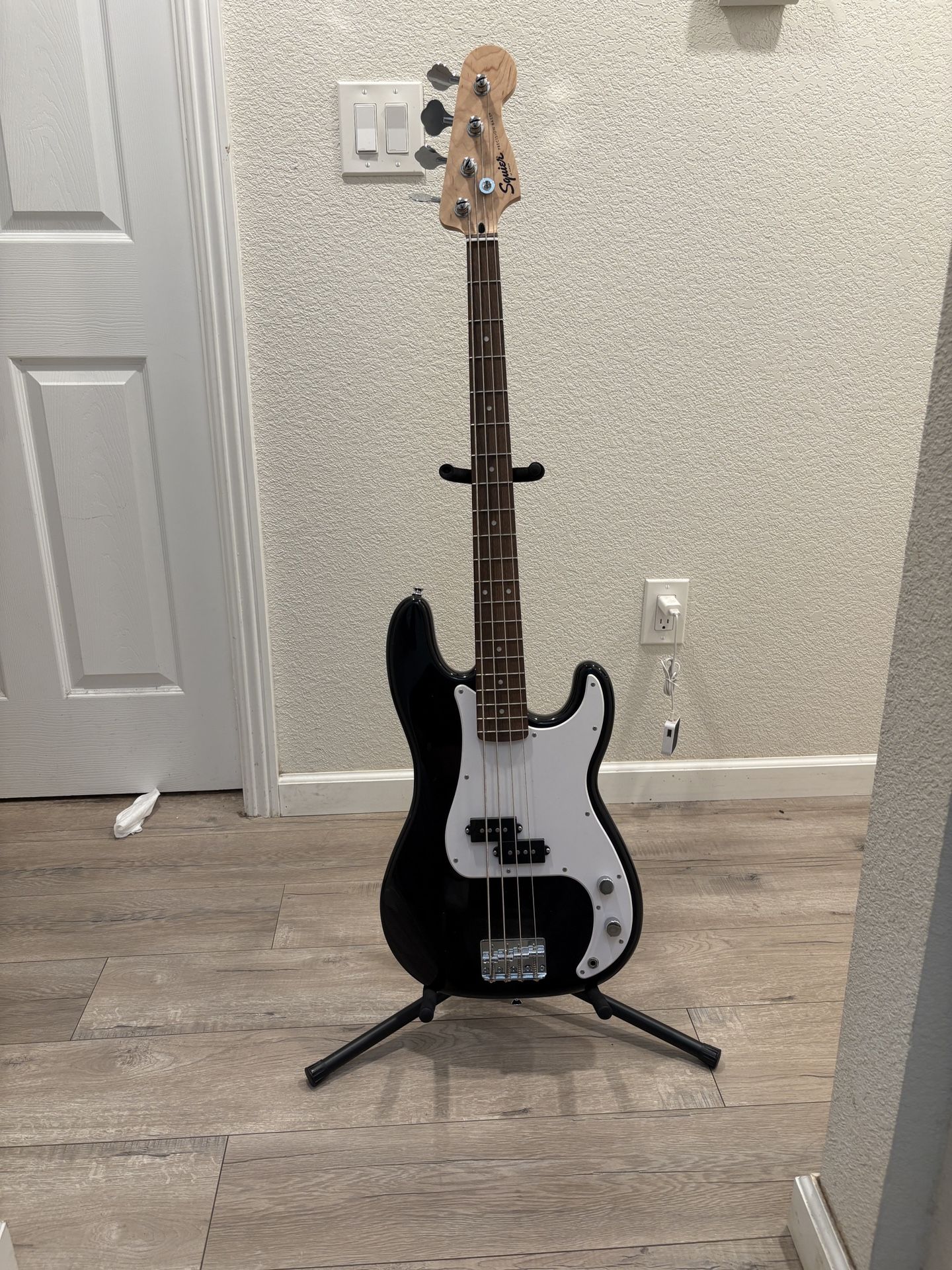 Squier Sonic Precision Bass - Black