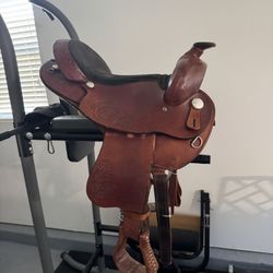 Western Saddle 15 1/2” 