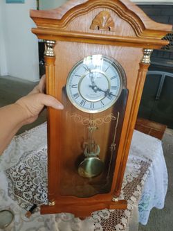 DANIEL DAKOTA CLOCK ( QUARTZ- WESTMINSTER CHIME).    PICK ⛏️ UP  ONLY