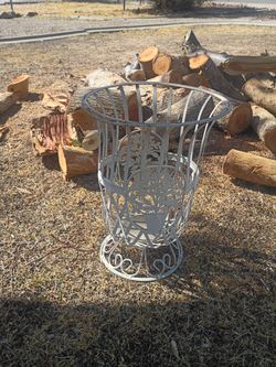 White Wrought Iron Decorative Basket Planter