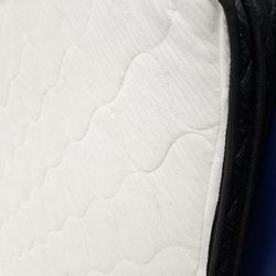 Full Size Mattress Need Gone 