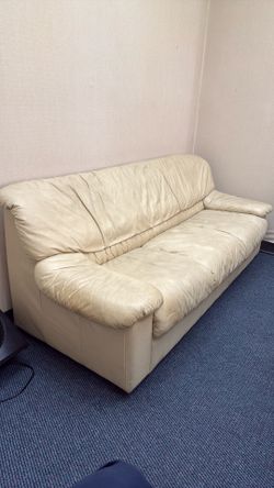 FREE COUCH