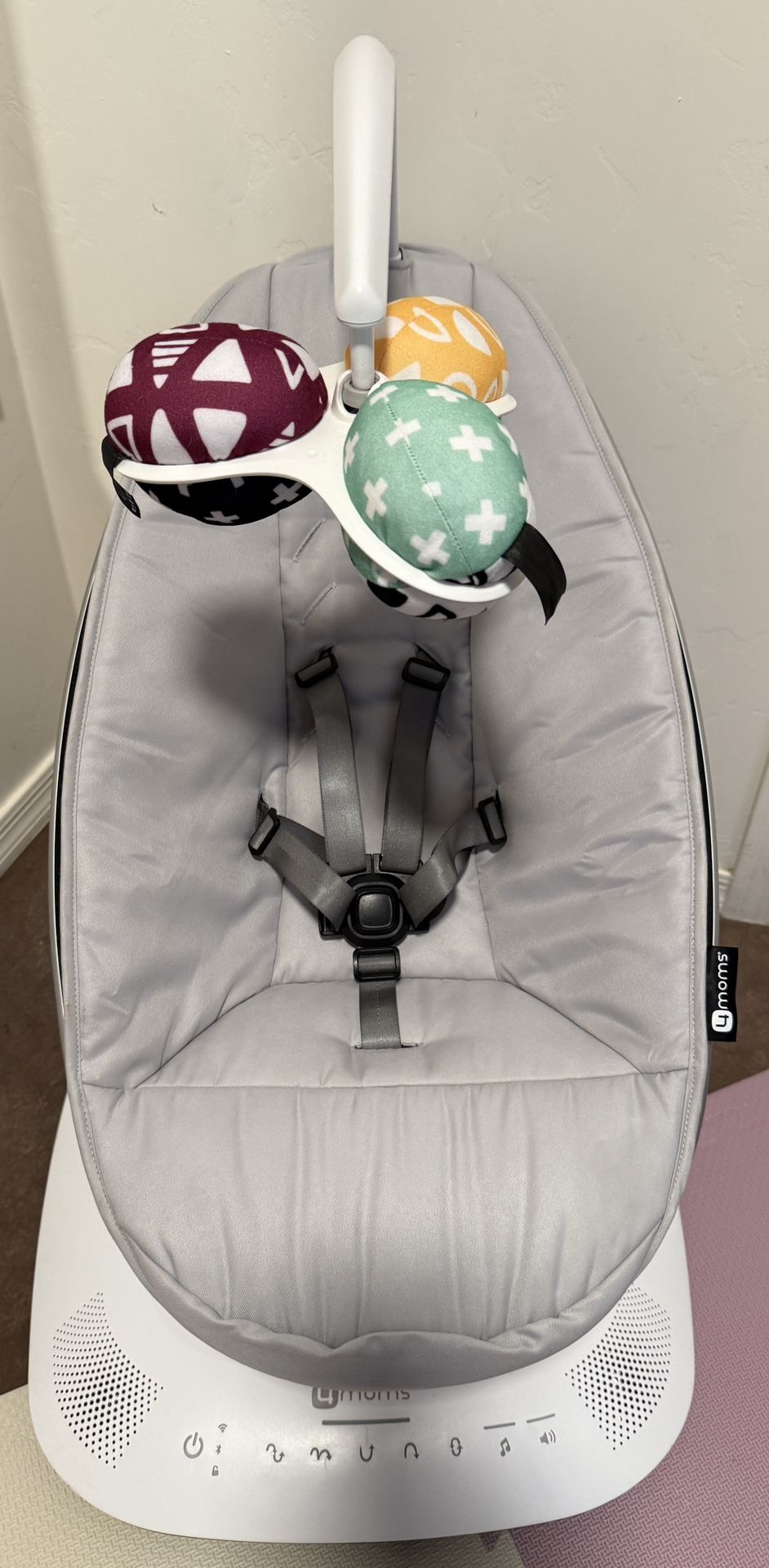 Used Like New 4moms MamaRoo Multi-Motion Baby Swing, Bluetooth Enabled with 5 Unique Motions, Grey