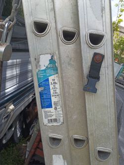Telescoping alum. 18 ft. Ladder (used) medium load