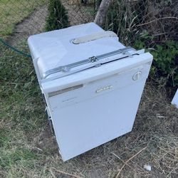 FREE FRIGIDAIRE DISH WASHER 