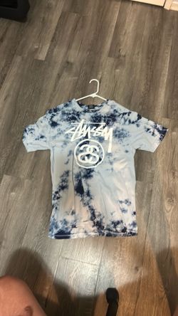 Large stussy shirt