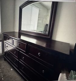 Ashley 7- piece drawer set