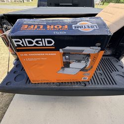 Rigid 13” Planer