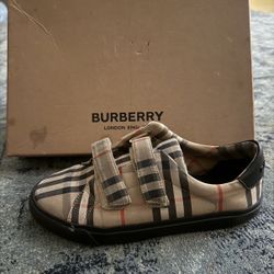 30 $obo Size 3 Youth No Rips Or Tears  Burberry  Authentic 