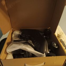 Brand new skates in box size 81/2 cash only
