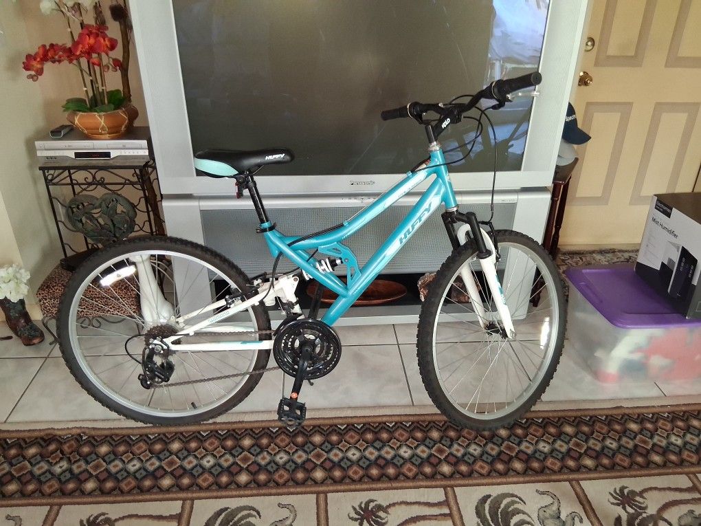 26 Inch Girls Huffy Bike Almost New Condition Was Kept Inside And Never Used