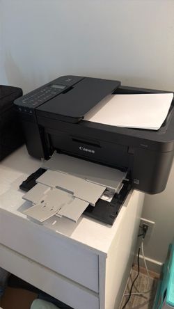 Canon PIXMA Wireless Printer with Paper