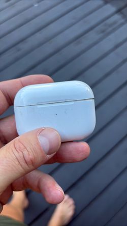 AirPods PRO (left bud missing)