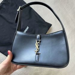 Saint Laurent Black Leather Shoulder Bag 