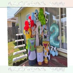 Charm Celebrations with Creative Birthday Balloon Art like writer