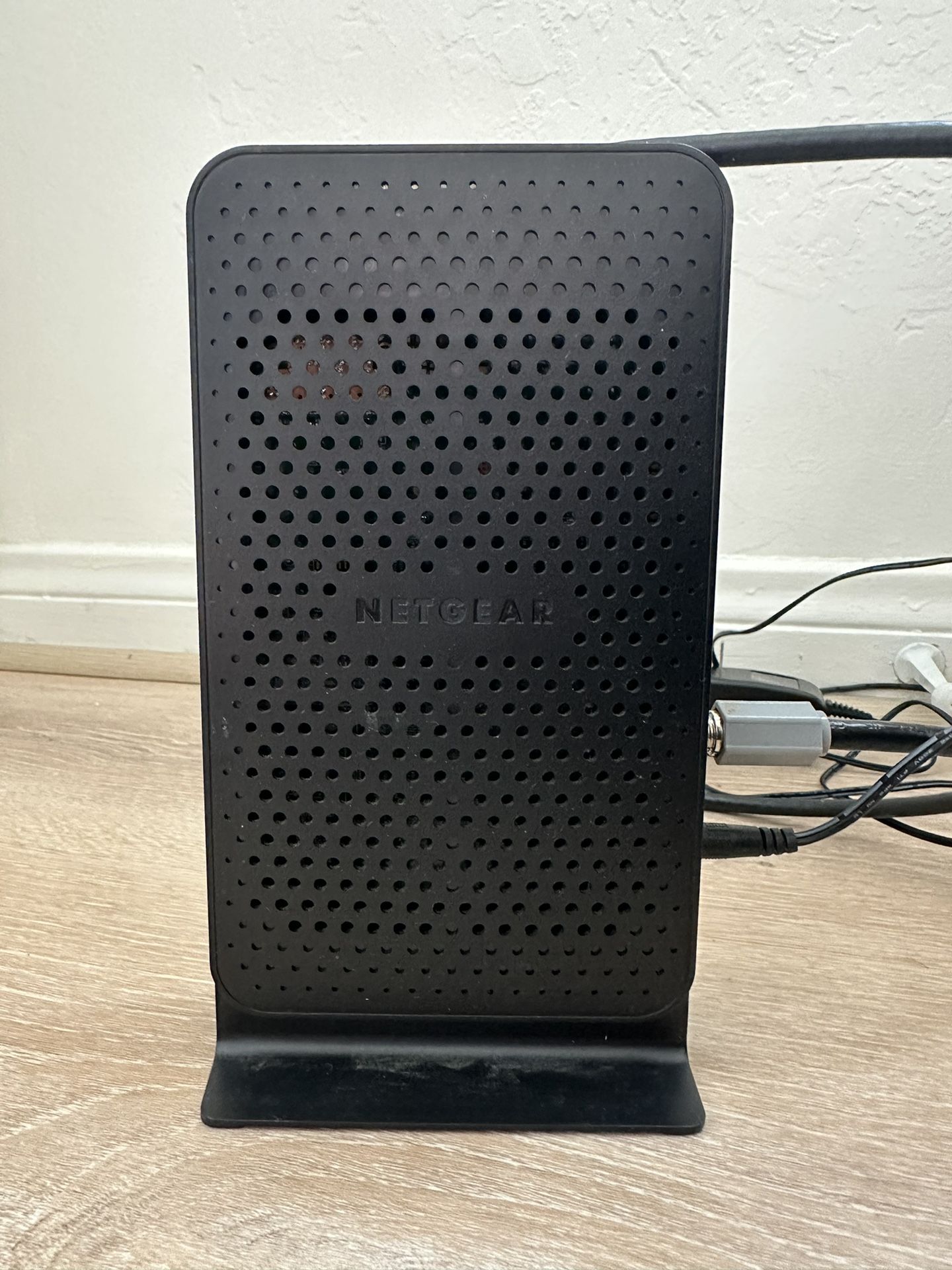 NETGEAR Wifi Cable Modem Router (Model: C3000)