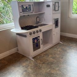 Play Kitchen - Melissa And Doug