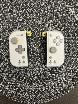 Split Pad Compact (Light Gray & Yellow ) for Nintendo Switch™