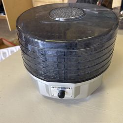 Dehydrator