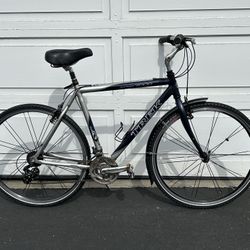 Aluminum Bike TREK 7000 Tire 700 Frame 22.5”