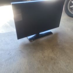 32in SAMSUNG TV W/ Remote