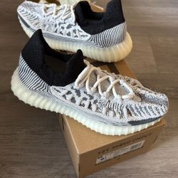 Yeezy 350 V2 CMPCT