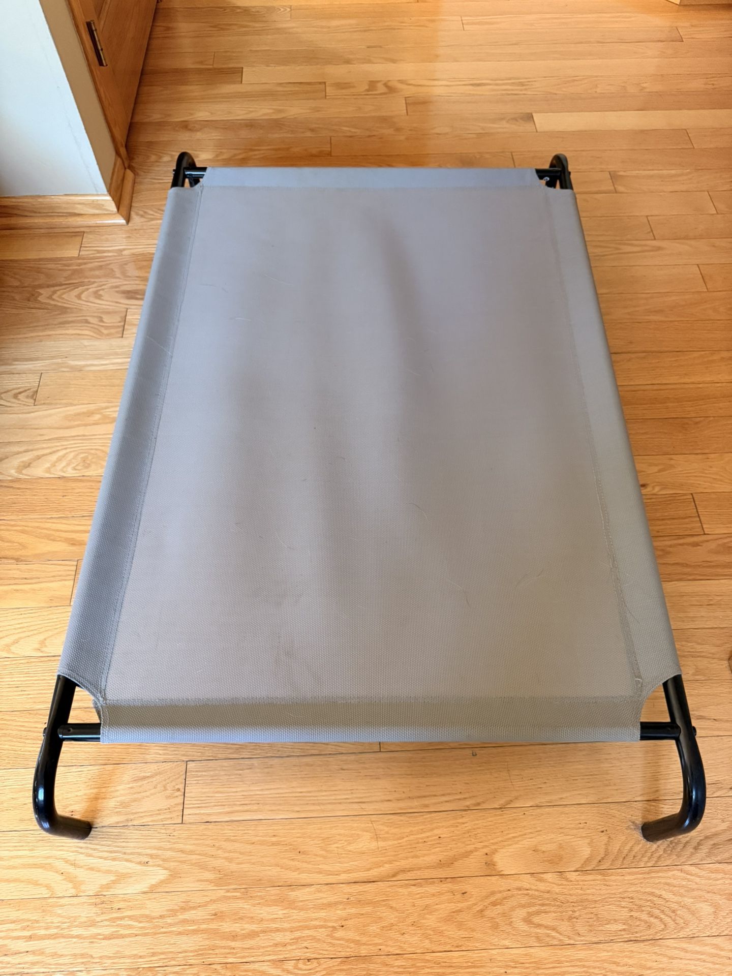 Large Dog Raised Bed - German Shepherd