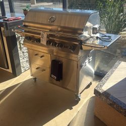 CLEARANCE!! Lion L90000 40-Inch Stainless Steel Propane Gas Grill