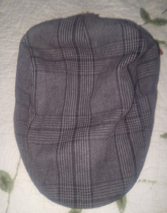 Hounds tooth Newsboys Cap One Size Fits Most