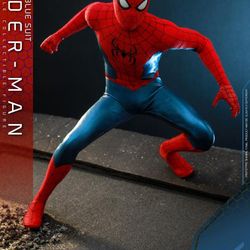 Hot Toys 1/6 Spider-Man: No Way Home Spider-Man (New Red and Blue Suit) Figure MMS679