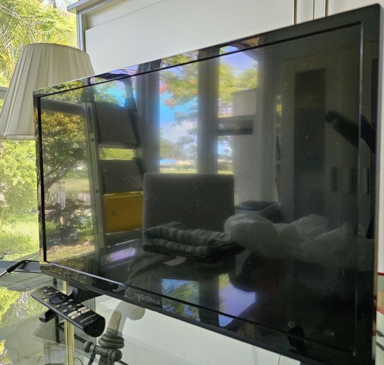 Smart TV 24" Insignia