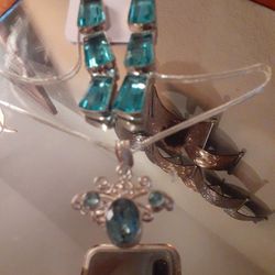 Pre-owned Women's Aquamarine Pendant, Earrings &Chain 9.25