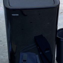 Toshiba Portable Air Conditioner (13500 BTU)