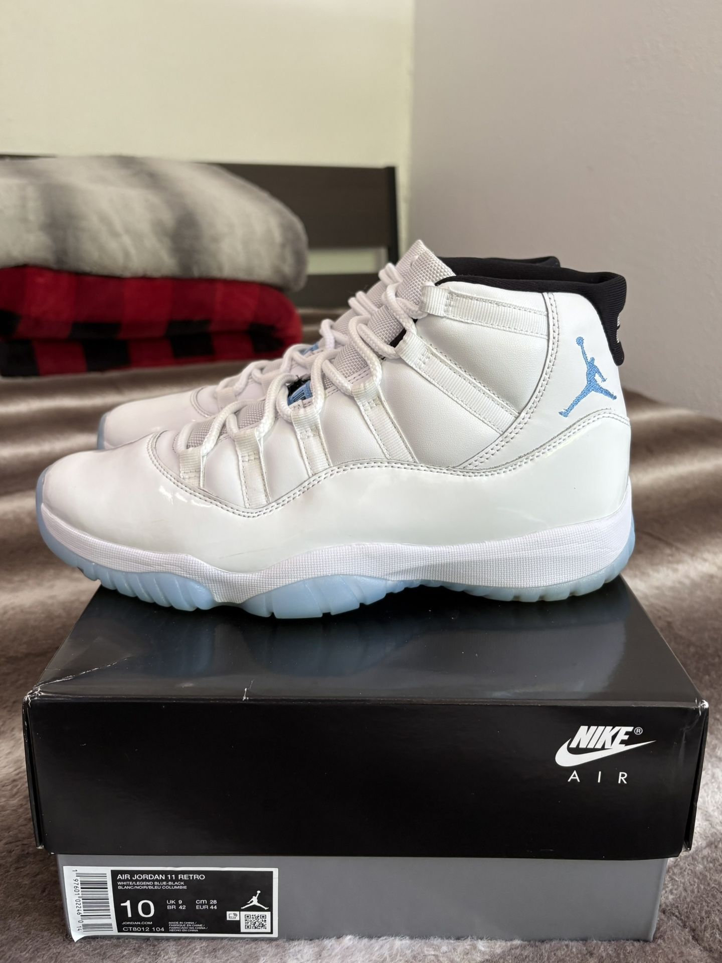 Air Jordan 11 Retro legend blue Size 10