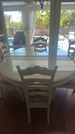Kitchen dining room table plus six chairs