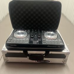 PIONEER DDJ SB3 Turntables + Cases bundle!!!