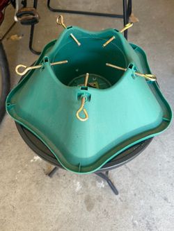 CHRISTMAS TREE STAND