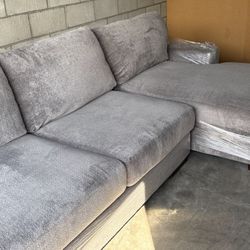 Super Comfy Sectional Couch w/ Chaise – Clean – $500 OBO