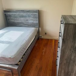 Queen Size Bed frame With Drawers Attached And Chest