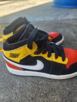Kids shoes size 13C