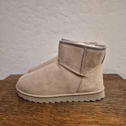 Wild Diva Women's Closed Round Toe Casual Slip on Winter Boots Size US 6.5