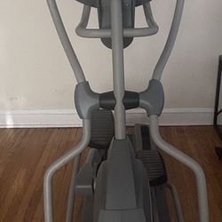 Spirit Fitness XE 550 Elliptical 